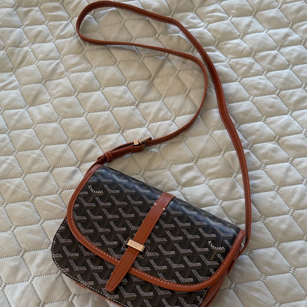 Black and Brown Patterned Crossbody Bag, faux leather look. 👀